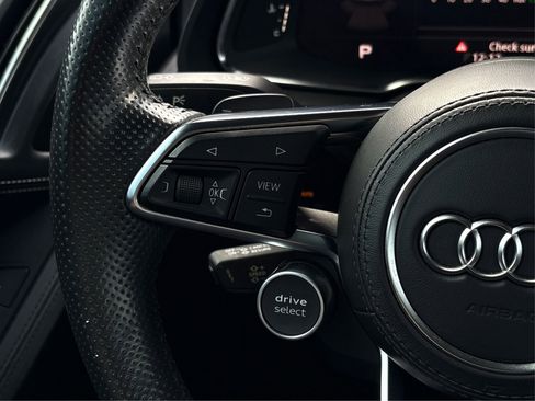 Used 2017 Audi R8 V10 w/ Carbon Exterior Package image 23