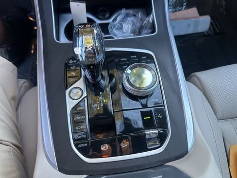 Used 2022 BMW X7 M50i image 29
