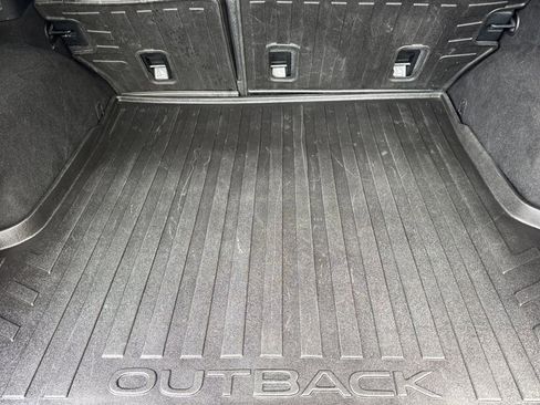 Used 2019 Subaru Outback 2.5i Premium image 16