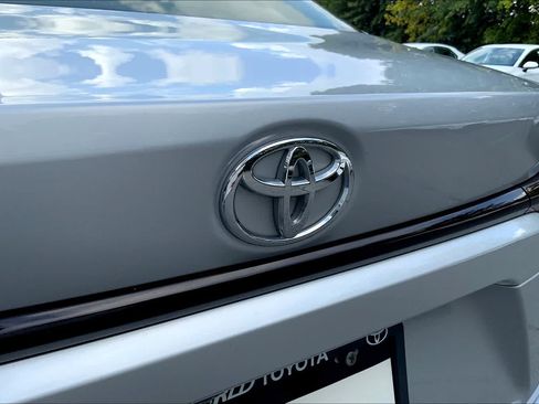 Used 2020 Toyota Corolla LE FWD image 29