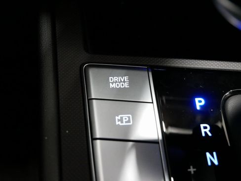 New 2025 Hyundai Elantra SE image 19
