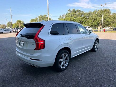 Used 2021 Volvo XC90 T5 Momentum FWD image 5