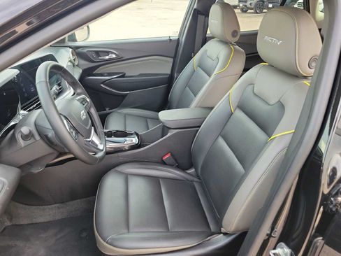 Used 2025 Chevrolet Trax ACTIV FWD image 15