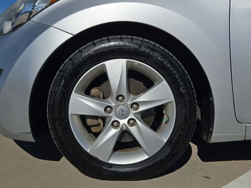 Used 2013 Hyundai Elantra GLS image 12
