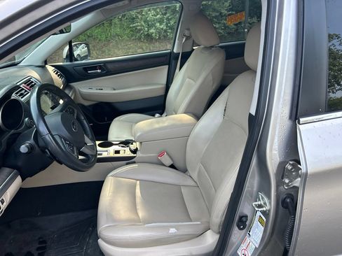 Used 2017 Subaru Outback 2.5i Limited AWD/4WD image 18