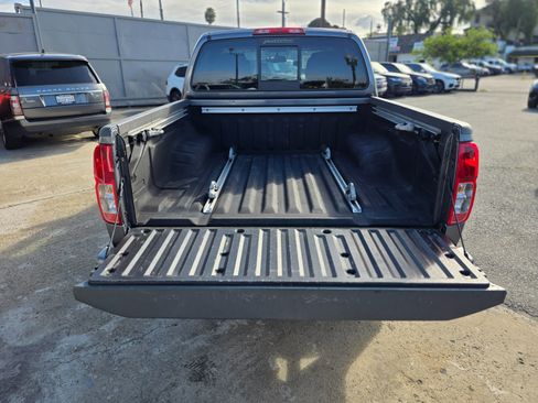 Used 2020 Nissan Frontier SV image 12