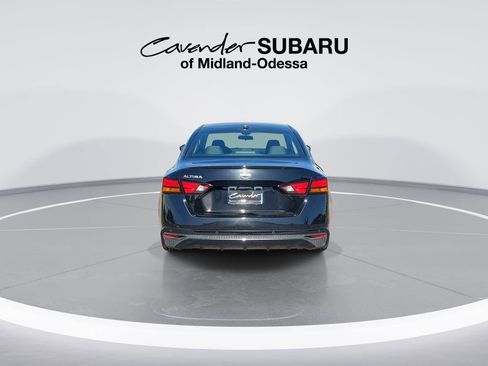 Used 2025 Nissan Altima 2.5 SV FWD image 7