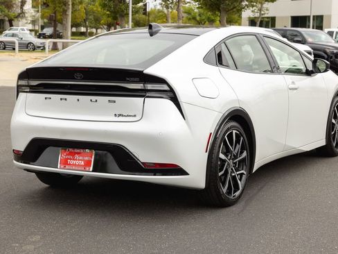 Certified 2023 Toyota Prius Prime FWD image 5