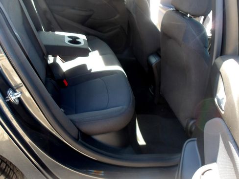 Used 2019 Chevrolet Cruze LT image 25