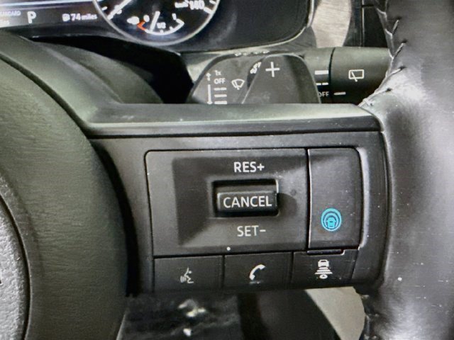 Used 2024 Nissan Pathfinder SV w/ Lighting Package (N92) FWD image 14