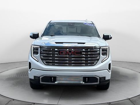 Used 2023 GMC Sierra 1500 Denali w/ Denali Reserve Package AWD/4WD image 2