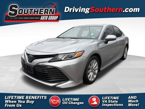 Used 2019 Toyota Camry LE FWD image 1