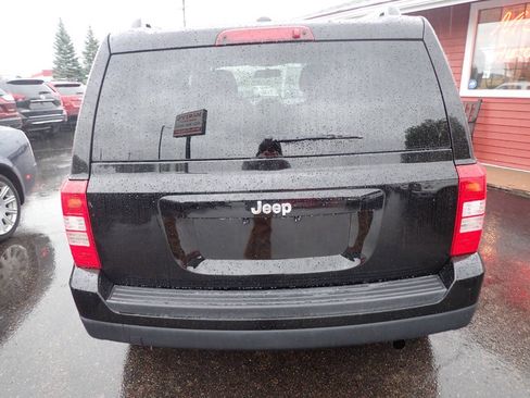 Used 2014 Jeep Patriot Sport w/ Power Value Group FWD image 5