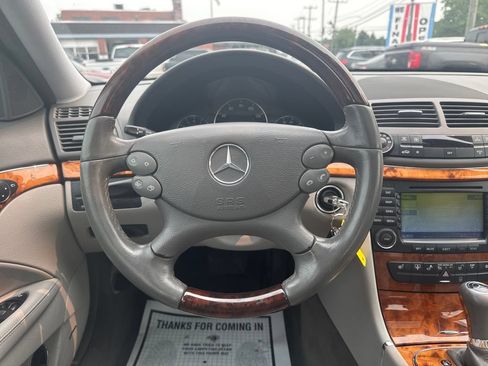 Used 2007 Mercedes-Benz E 350 4MATIC Sedan image 14