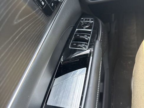 Certified 2024 Cadillac Lyriq Luxury image 12