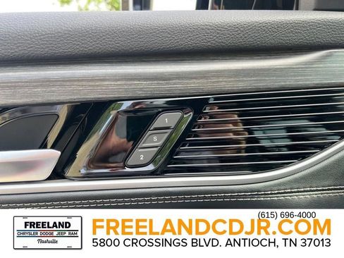 New 2024 Jeep Wagoneer L Series II w/ Flexible Seating Group AWD/4WD image 16