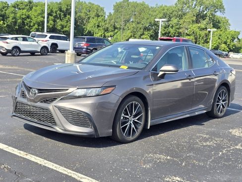 Certified 2024 Toyota Camry SE AWD/4WD image 3