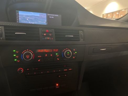 Used 2013 BMW M3 Convertible image 13