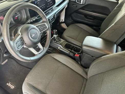 Used 2024 Jeep Wrangler Unlimited Sahara AWD/4WD image 7