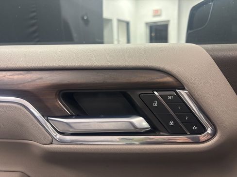 Used 2023 GMC Sierra 1500 SLT image 24