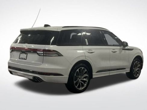 New 2026 Lincoln Aviator AWD image 5