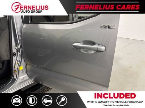 Used 2018 Toyota Tacoma SR5 AWD/4WD image 13