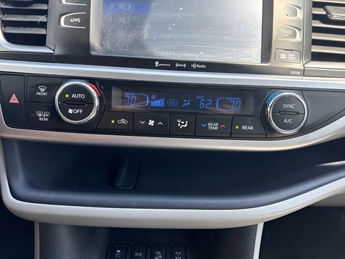Used 2016 Toyota Highlander XLE AWD/4WD image 20