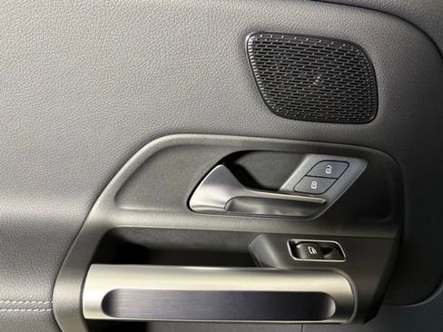 Used 2024 Mercedes-Benz EQB 250+ image 23