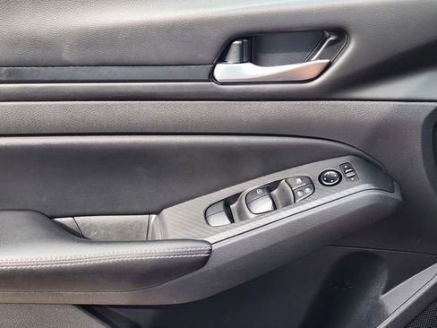 Used 2024 Nissan Altima 2.5 SV image 23