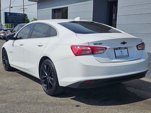 Used 2024 Chevrolet Malibu LT w/ Sport Edition FWD image 3