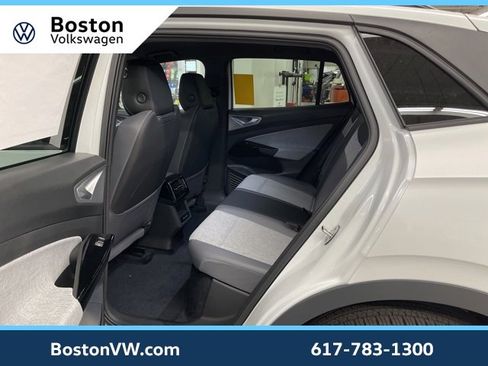 New 2025 Volkswagen ID.4 Pro image 10