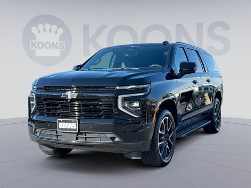 Used 2025 Chevrolet Suburban RST w/ RST Capability Package image 1