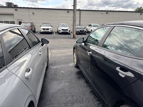 Used 2016 Kia Optima LX FWD image 5