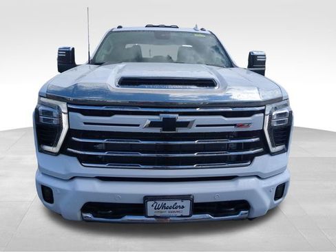 Used 2024 Chevrolet Silverado 2500 LTZ w/ LTZ Plus Package AWD/4WD image 10