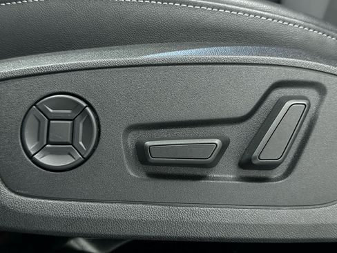 Used 2023 Audi Q4 e-tron Premium w/ Convenience Package image 12