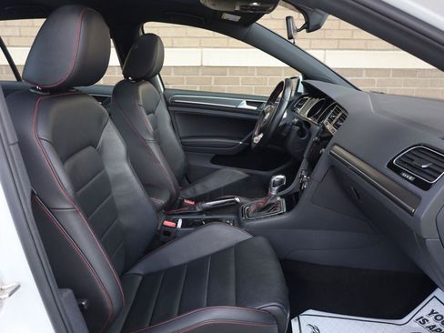 Used 2018 Volkswagen Golf 4-Door FWD image 24