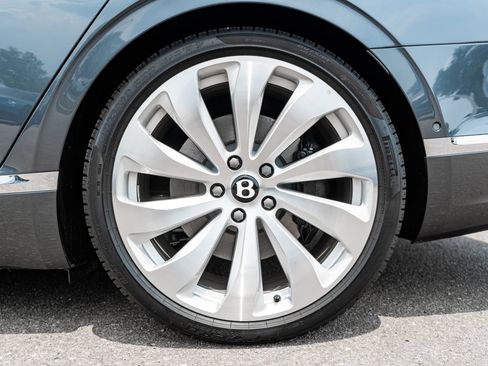 Certified 2026 Bentley Flying Spur Plug-In Hybrid AWD/4WD image 7
