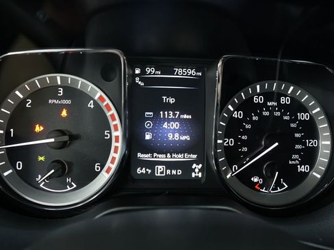 Used 2018 Nissan Titan SL w/ Midnight Edition image 32