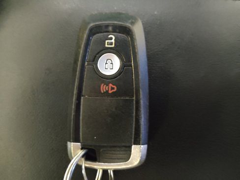 Used 2017 Ford Edge SEL w/ Equipment Group 201A FWD image 32
