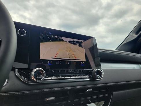 New 2025 Chevrolet Colorado LT w/ LT Convenience Package image 15