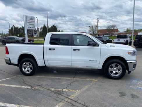 Used 2025 RAM 1500 Big Horn AWD/4WD image 6