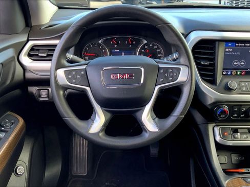 Certified 2023 GMC Acadia SLE w/ Driver Convenience Package image 5