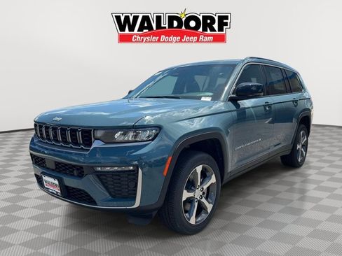 New 2026 Jeep Grand Cherokee L Limited w/ Luxury Tech Group II AWD/4WD image 3