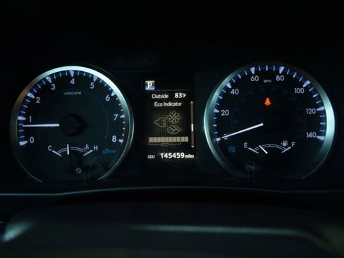 Used 2019 Toyota Highlander LE FWD image 3
