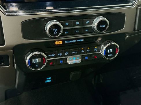 Used 2022 Ford F350 Lariat w/ Lariat Value Package AWD/4WD image 16