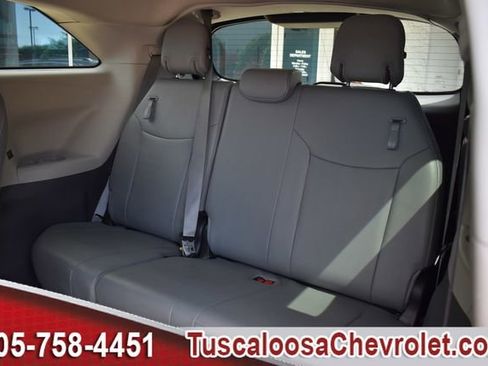Used 2023 Toyota Sienna XLE FWD image 24