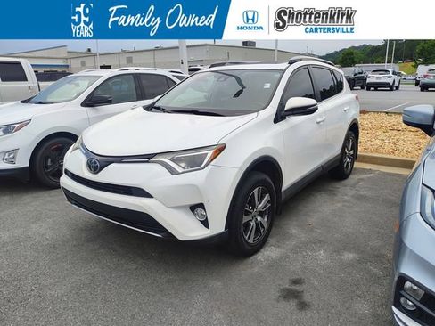 Used 2018 Toyota RAV4 XLE FWD image 1