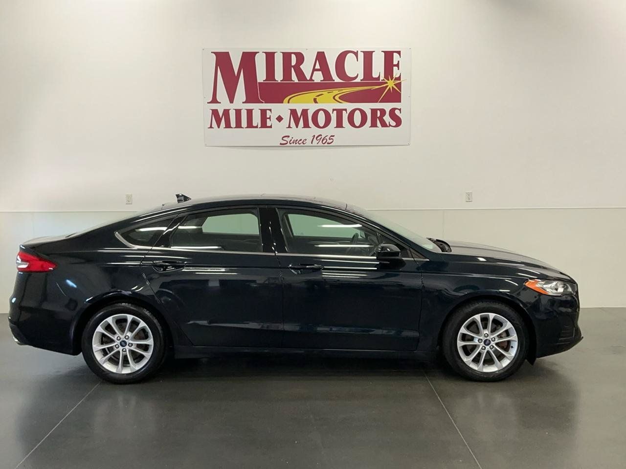 Used 2020 Ford Fusion SE FWD image 7