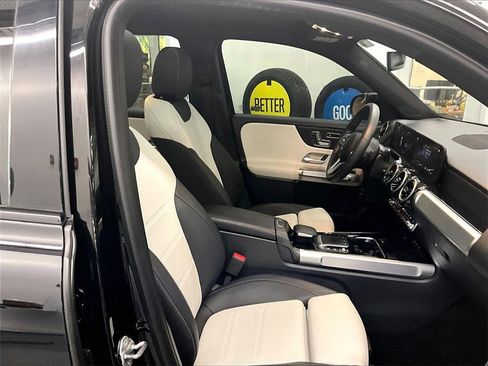 Used 2022 Mercedes-Benz GLB 250 4MATIC image 11