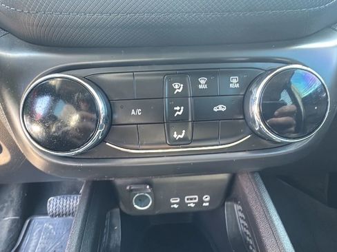 Used 2021 Chevrolet TrailBlazer LS image 17